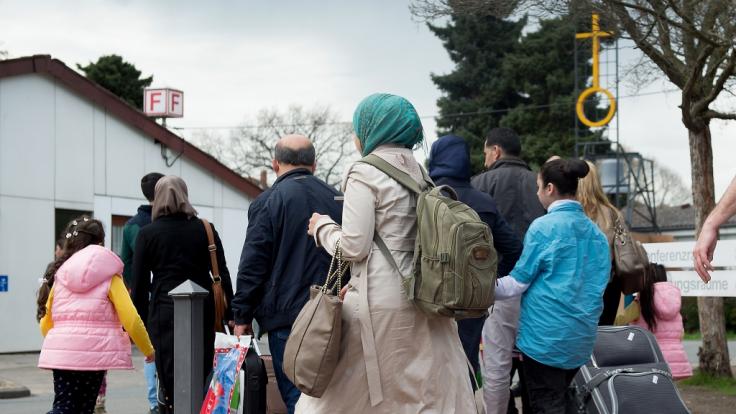 Deutsche Behörden haben im vergangenen Jahr nach vorläufigen Zahlen 437 Flüchtlinge bei der Rückkehr nach Syrien finanziell unterstützt.