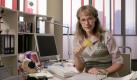 Die Schauspielerin Alexandra Neldel als Lisa Plenske sitzt am Montag (21.02.2005) in Berlin bei einem Fototermin zur neuen Telenovela 'Verliebt in Berlin' an ihrem Schreibtisch. Die Sat.1-Serie über eine unscheinbare Frau aus der Provinz in der Modebranche ist ab 28.02.2005 wochentags um 19.15 Uhr zu sehen. Foto: Jens Kalaene dpa/lbn (Red. Hinweis: Nur zur Veröffentlichung im Zusammenhang mit der Berichterstattung über die Serie 'Verliebt in Berlin') +++(c) dpa - Bildfunk+++
pixel Foto: dpa