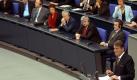 Der neue ukrainische Präsident Viktor Juschtschenko sprach am 9. März 2005 im Berliner Bundestag vor den Abgeordneten des Parlaments. Der Staatspolitiker, der sich zu einem zweitägigen Besuch in Deutschland aufhielt, war der 22. Gastredner und das insgesamt zehnte Staatsoberhaupt, das im Bundestag eine Rede halten durfte. Foto: dpa