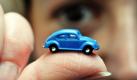 Wer sich für VW-Käfer interessiert, sollte die neue Sonderausstellung im Automuseum Volkswagen in Wolfsburg nicht verpassen. Ab heute sind hier rund 400 Exponate verschiedener Käfer-Modelle zu sehen: alle Maßstäbe, alle Materialien  seit den 1930er Jahren bis heute. Foto: dpa
