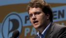ARCHIV: Der Bundesvorsitzende der Piratenpartei, Sebastian Nerz, spricht in Heidenheim auf dem Bundesparteitag der Piratenpartei (Foto vom 14.05.11). Nerz sieht in der Sozialpolitik seiner Partei eine Naehe zur SPD und in der Buergerrechtspolitik eine Naehe zur FDP. 'Wir sind eine sozialliberale Partei', sagte Nerz der 'Stuttgarter Zeitung' (Dienstagausgabe vom 04.10.11). (zu dapd-Text)
Foto: Michael Latz/dapd Foto: dapd