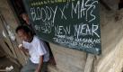 «Bloody X-Mas an a very sad new Year» - schreibt ein Überlebender der Überschwemmungskatastrophe auf den Philippinen. Vielen Menschen ist außer Galgenhumor fast nichts geblieben. Foto: Francis R. Malasig Foto: dpa