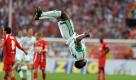 Nigeria: Mit John Obi Mikel (FC Chelsea) fehlt der Star der Mannschaft verletzungsbedingt. Ein Bundesligaspieler soll es bei Nigeria nun richten. Beim VfL Wolfsburg saßObafemi Martins in der vergangenen Saison zwar häufig auf der Bank, erwies sich aber als Edeljoker. Vier seiner sechs Tore erzielte er nach seiner Einwechslung. Foto: dpa