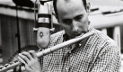 Henry Mancini (1924 – 1994) gilt als einer der bedeutendsten US-amerikanischen  Komponisten, vor allem im Bereich Jazz und Swing.  Weltberühmt wurde er durch die Filmmusik zu The Pink Panther (Der rosarote Panther) von Blake Edwards, mit dem ihn eine lange Freundschaft verband.  In einer Szene des Films singt Audrey Hepburn selbst den Klassiker Moonriver.
 Foto: archiv