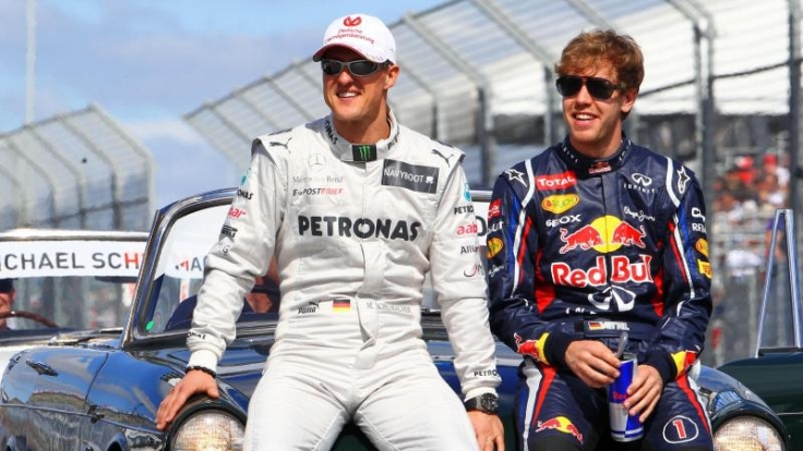 Hier fuhren Michael Schumacher und Sebastian Vettel noch gemeinsam in der Formel 1. Trotz der Konkurrenz blieben sie gute Freunde.