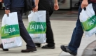 Weitaus weniger anstrengend kommen dagegen die Anstrengungen der Shopper daher. Sie werden bemüht, wenn das Konsumklima mal wieder besonders schlecht, mittel oder gut ist. Foto: dpa