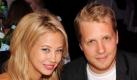 Und noch eine Becker-Ex sorgte 2009 für Liebes-Schlagzeilen: Einen Tag vor Boris Beckers Hochzeit bestätigten die Schmuckdesignerin  Sandy Meyer-Wölden und Entertainer Oliver Pocher, dass sie ein Paar sind. Foto: dpa
