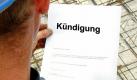 Mitarbeitern, die unrechtmäßig in die Firmenkasse greifen, darf fristlos gekündigt werden. (Bild: Schierenbeck/dpa/tmn) Foto: dpa
