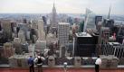 Für dieses Schnäppchen sind Sie leider mehrere Jahrhunderte zu spät: Für 24 Dollar kaufte Peter Minuit im Jahr 1626 den Indianern Manhattan ab. Heute stehen die Wolkenkratzer im New Yorker Stadtteil dicht an dicht - und die Immobilienpreise sind explodiert.
  Foto: dpa