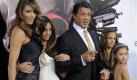 Heute lebt Stallone in dritter Ehe glücklich mit dem ehemaligen Model Jennifer Flavin und den drei gemeinsamen Töchtern zusammen. Auch Flavin drehte schon mit ihrem Ehemann: für Rocky V und die Reality-Serie The Contender. Foto: dapd