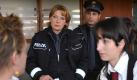 So sieht Janette Rauchs Arbeitsalltag heute aus: Sie trägt Uniform. Foto: ZDF/Boris Laewen
