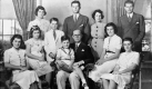 Joseph P. Kennedy und seine Frau Rosemary lassen sich 1938 mit ihren neun Kindern in Bronxville, New York, fotografieren. Von links, sitzend: Eunice, Jean, Edward (auf dem Schoß des Vaters), Patricia und Kathleen. Stehend: Rosemary, Robert, John, Rosemary Kennedy und Joseph Jr. Foto: ap