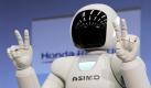 Dürfen wir vorstellen, das ist Asimo. Honda präsentierte eine verbesserte Version des menschenähnlichen Roboters auf einer Konferenz in der Nähe von Tokio. Asimo kann sich unter anderem auf unebenem Gelände bewegen, auf einem Bein hüpfen, sich einen Drink einschenken und beinahe auch selbst denken. Foto: dapd