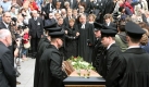 Am 19. Juni 2007 stirbt Wussow auf der Intensivstation des Evangelischen Krankenhauses Rdersdorf bei Berlin, wo er nach einem Kreislaufkollaps eingeliefert wird. Zu seiner Beerdigung kommen Hunderte. Foto: ddp
