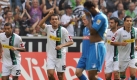 Mönchengladbachs Juan Fernando Arango jubelt über sein Tor zum 1:0. In der ersten Halbzeit gab Gladbach lange den Ton an... Foto: dpa
