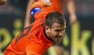 Ohne den Ex-Hamburger Rafael van der Vaart muss die niederländische Fußball-Nationalmannschaft am Dienstag das Testspiel gegen Deutschland bestreiten. Der Mittelfeldspieler von Tottenham Hotspur erlitt am Abend beim 0:0 gegen die Schweiz eine Muskelverletzung im Oberschenkel und sagte nach Angaben des niederländischen Verbandes seine Teilnahme an der Partie in Hamburg ab. Der 28-Jährige hatte zwischen 2005 und 2008 insgesamt 74 Bundesligaspiele für den HSV bestritten. Foto: dpa