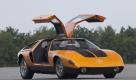 Faszinierender als diese Höchstleistungen finden viele Sportwagen-Fans ohnehin die hübsche Hülle des ersten C111. Sie stammt aus der Feder des Italieners Bruno Sacco, der 1975 zum Chef-Designer von Mercedes avanciert und die S-Klasse von 1979 sowie den kantigen Baby-Benz 190 kreiert. Foto: pi