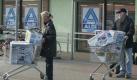 Kaum zu glauben, aber wahr: Der Discounter Aldi ist einer der größten Anbieter von Unterhaltungselektronik. Legendär sind die Warteschlangen Ende der 1990er Jahre, als die ersten Aldi-PCs reißenden Absatz fanden. Foto: ddp