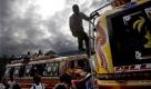 Nach dem Erdbeben in Haiti versuchen viele Bewohner der Hauptstadt Port au Prince aufs Land zu fahren, um dort nach etwas Essbarem zu suchen. Foto: ap