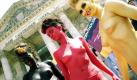 Drei angemalte Penthouse Models posieren am Mittwoch (16.07.03) in Berlin vor dem Reichstagsgebaeude fuer die Fotografen. Die Models, in den Nationalfarben schwarz rot gold angemalt, werben fuer die neue Ausgabe des Maennermagazins Penthouse, das nun nach einjaehriger Pause wieder monatlich erscheint. Foto: Wolfgang Reiher/ ddp Foto: ddp