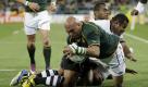 South Africa's Guthro Steenkamp dives over the line to score a try during their Rugby World Cup game against Fiji at the Wellington Regional Stadium in Wellington, New Zealand, Saturday, Sept. 17, 2011. (AP Photo/Themba Hadebe) Foto: dapd