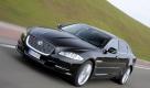 Nicht nur Stammkunden wie das britische Königshaus sollen sich zukünftig in den weichen Ledersesseln von Land Rover oder - wie hier im Bild - in einem Jaguar XJ räkeln. Foto: pi