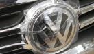 Zehntausende VW-Mitarbeiter können aufatmen: Ihre Beschäftigungssicherung wird bis Ende 2014 verlängert. Foto: dpa