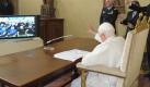 Benedikt XVI. kann ersten Kontakt vermelden. Erstmals in seiner Geschichte wählte der Vatikan eine überirdische Nummer. Den Telefonhörer nahmen Astronauten der Internationalen Raumstation ab, der Papst schnatterte mit den Schwerelosen. Foto: dpa
