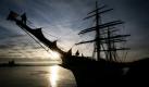 Das Segelschulschiff der Marine, die Gorch Fock, kann die Elsflether Werft nach einer mehrmonatigen Umbaupause wieder verlassen. Die Gorch Fock hat unter anderem eine neue Takelage erhalten. Im August soll das Ausbildungsschiff für Offiziere dann zur nächsten großen Fahrt antreten. Bis dahin stehen Tests an.  Foto: dpa