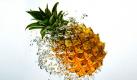 In 100 Gramm Ananas sind zwar nur 20 Milligramm Vitamin C enthalten, dafür ist die Frucht reich an Mineralien und Spurenelementen wie Calcium, Kalium, Magnesium, Eisen, Jod und Zink. Zudem fördert der Verzehr von Ananas die Verdauung und die Frucht dient als Fettverbrenner. Foto: news.de