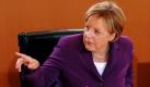 Unter Leitung von Bundeskanzlerin Angela Merkel tritt im Bundeskanzleramt in Berlin das Bundeskabinett zusammen. Die Ministerrunde beriet unter anderem über das Internetprojekt Google Steet View und die Möglichkeiten der Bundesbürger, dagegen Einspruch zu erheben. Foto: dpa