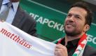 Bulgarien statt Bundesliga: Lothar Matthäus bekommt wohl auch wegen seines sogenannten Privatlebens, das regelmäßig für Schlagzeilen in der Regenbogenpresse sorgt, keine Anstellung in der Bundesliga. Seit Ende September hat er als bulgarischer Nationaltrainer eine neue Chance zu zeigen, dass er als Trainer was kann. Foto: dpa
