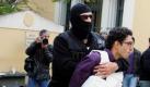 Einer der zwei Verdächtigen, die die griechische Polizei im Zusammenhang mit den Briefbomben an Botschaften festgenommen hat. Foto: dpa