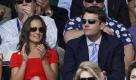 Pippa Middleton schaut gemeinsam mit Alex Loudon im Juni 2011 in Wimbledon interessiert den Tennismeisterschaften zu.  Foto: dapd