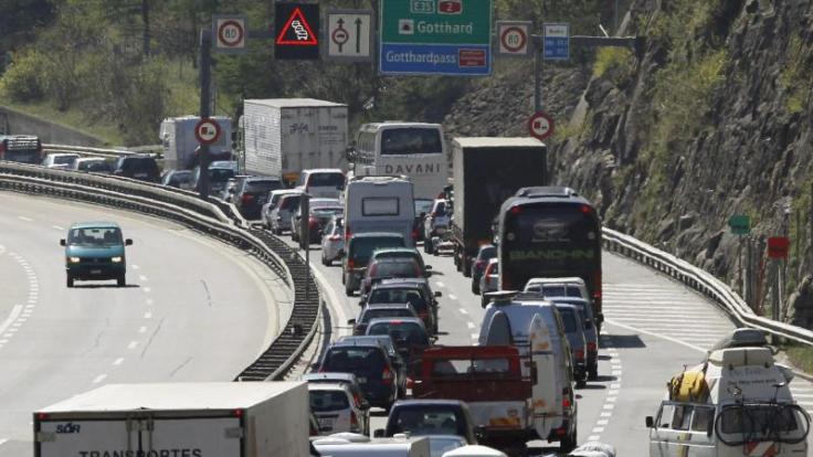 Am Gotthardtunnel kann es am Wochenende zu Wartezeiten kommen.