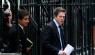 Der britische Schauspielers Hugh Grant muss in London zum Ermittlungsverfahren über die mutmaßlichen Hackerangriffe von Journalisten aussagen. Das Telefon von Grant ist offenbar von Redakteuren der Boulevardzeitung Mail on Sunday abgehört worden. Grant sagte, anders könne er sich nicht erklären, wie das Blatt 2007 zu der Unterstellung kommen konnte, seine Beziehung zu Jamima Khan läge auf Eis. Foto: dapd