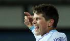 Der Einsatz von Klaas-Jan Huntelaar gegen Enschede ist fraglich. Foto: Friso Gentsch Foto: dpa