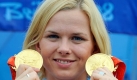 BRITTA STEFFEN: Die Schwimmerin schttelte im Wasserwrfel von Peking alle Wassertropfen ab: Erwartungen, Kritik, Selbstzweifel. Gold ber 50 und 100 Meter Freistil fr die blonde Berlinerin. Dass aus diesem zappeligen Mdchen von frher eine mental so starke Frau geworden ist - einfach toll, staunte auch die frhere Wasserratte Franziska van Almsick. Jetzt macht sie sich auf zu neuen Ufern: Ein halbjhriger Australien-Aufenthalt ist geplant. Foto: dpa