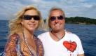 ... jetten die vier Familienmitglieder einfach dorthin, wo die Sonne scheint - meist nach St. Tropez oder Monaco. Foto: RTL2