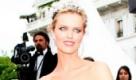 Bei Model Eva Herzigova (37) kündigt sich wieder Nachwuchs an. Gregorio und ich freuen uns total über die wunderbare Nachricht, sagte das Model der US-Zeitschrift People. Vater ist der Millionär Gregorio Marsiaj. 2007 brachte Herzigova den gemeinsamen Sohn George zur Welt. Er habe viele Baby-Fragen und würde nun mit ihrem Bauch sprechen, erzählte die werdende Mutter über ihren kleinen Sohn. Als Miss Wonderbra war das aus Tschechien stammende Supermodel Mitte der neunziger Jahre bekannt geworden. Foto: dpa
