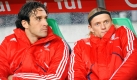 Teuer eingekauft, aber am Sieg über Hannover hatten Luca Toni und Anatoli Timoschtschuk keinen Anteil. Das Duo sah nur von der Bank aus zu. Foto: dpa