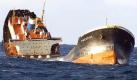 Da werden Erinnerungen an schwere Tankerunglücke wach - etwa 2002, alsder Öltanker Prestige vor der Nordwestküste Spaniens bei Caion sank. Foto: dpa