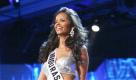FILE -- In a Aug. 16, 2009 file photo Miss Honduras, Belgica Suarez, walks the runway in the evening gown segment of the 2009 Miss Universe Preliminary Competition, in the Bahamas. Honduran police say they have arrested Suarez on money laundering charges for failing to declare the equivalent of $47,000 when entering the country. (AP Photo/Tim Aylen/file)

 Foto: dapd