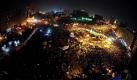 Die arabische Welt im Umbruch: Wie hier auf dem Kairoer Tahrir-Platz erheben sich seit Dezember 2010 in vielen Ländern die Menschen gegen ihre Herrscher. Der Aufruhr nimmt im Dezember mit der «Jasminrevolution» in Tunesien ihren Anfang, Algerien fängt Feuer, und nach und nach gehen auch die Menschen in Ägypten, im Jemen, Jordanien, in Libyen und Syrien auf die Barrikaden. Eine Chronologie in umgekehrter Reihenfolge. Foto: dpa