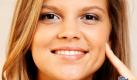 Miss Belgien 2011,  Justine De Jonckheere, lässt sich in Knokke in ihrem Heimatland porträtieren. Während einer Gala in Knokke wurde die junge Frau zur schönsten Belgierin gewählt.  Foto: dpa