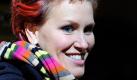Kati wird Mutti!

Die dreifache Biathlon-Weltmeisterin Kati Wilhelm (34) ist schwanger, sagt zu BILD: „Ich bin im vierten Monat. Wir freuen uns riesig.“ 
 Mehr Wintersport
Neuner und ihr Seppi
Lena, wie war der erste Liebes-Urlaub?
Maria Rieschs Mann
Höfl: Vonn lügt!

„Wir“ – das sind Kati und ihr Freund Andreas Emslander (36/ seit 2005 zusammen), Chef-Techniker der deutschen Mannschaft.

Freund wird er auch erst mal bleiben. Kati: „ Hochzeit ist nicht geplant.“

Ob es ein Junge oder Mädchen wird, weiß das Paar noch nicht. 

Wilhelm, die 2010 ihre Karriere beendete, hat bis zur Geburt noch einiges vor: „Ich will meinen Uni-Abschluss machen.“ Kati studiert Internationales Management. (fels)

 Foto: dpa
