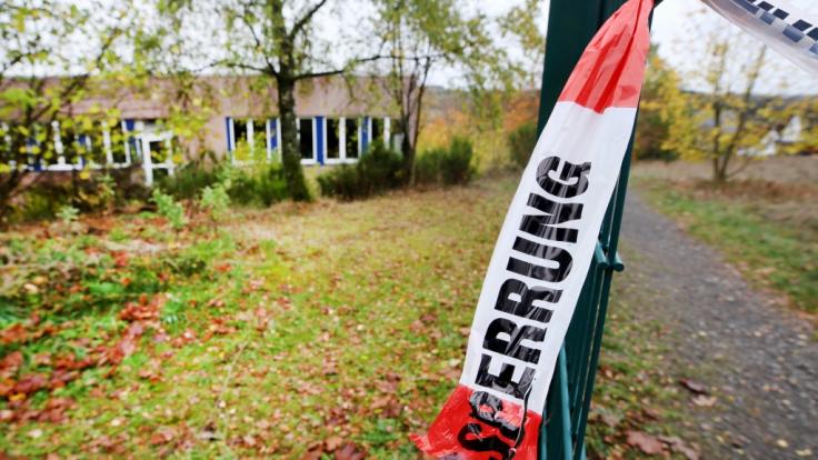 Ein 15-jähriger Schüler muss sich am Landgericht Siegen für den gewaltsamen Tod eines älteren Mitschülers verantworten.