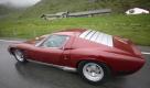 Die normalen Vier-Liter-Triebwerke der Miura-Modelle leisteten rund 350 PS. Valentino Balboni: Dieser Miura sollte so rund 380 PS haben. Den Julierpass hinter Sankt Moritz hinauf zeigt der Lamborghini schnell sein Potenzial. Die Kupplung ist ruppig und die Bremse kommt spät ... Foto: pi