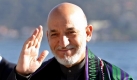 Präsident Hamid Karzai wird als Bürgermeister von Kabul verspottet, weil sein Einfluss kaum über die Grenzen der Hauptstadt hinausreiche. Er steht international in der Kritik - der Vorwurf: Er tue zuwenig gegen die weit verbreitete Korruption und den Drogenanbau im Land. Auch seine Zusammenarbeit mit Warlords, denen schwere Kriegsverbrechen vorgeworfen werden, macht ihn für den Westen zu einem schwierigen Partner. Foto: dpa