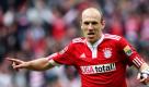 Gruppe E - Niederlande: Dribbelkünstler Arjen Robben avancierte auf Anhieb zum Star der Bundesliga. 16 Treffer steuerte er zum Meistertitel des FC Bayern München bei, nun soll auch mit Oranje der große Wurf gelingen, obwohl er aufgrund eines Muskelfaserrisses angeschlagen zur WM fährt. Berühmtheit erlangte Robben, als er bei der EM 2004 gegen Tschechien nach überragender Leistung von Bondscoach Dick Advocaat ausgewechselt wurde - der am meisten diskutierte Wechsel in der Geschichte des niederländischen Fußballs. Foto: dpa